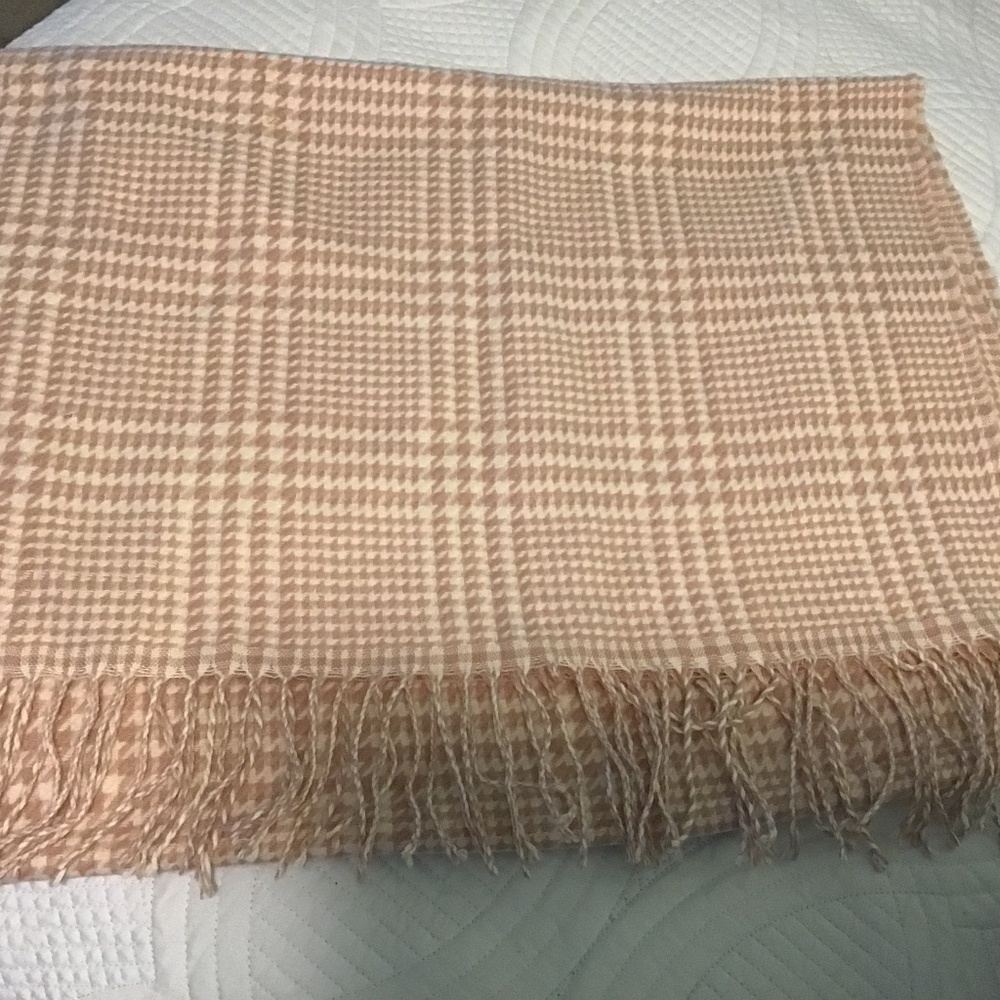 Plaid shawl